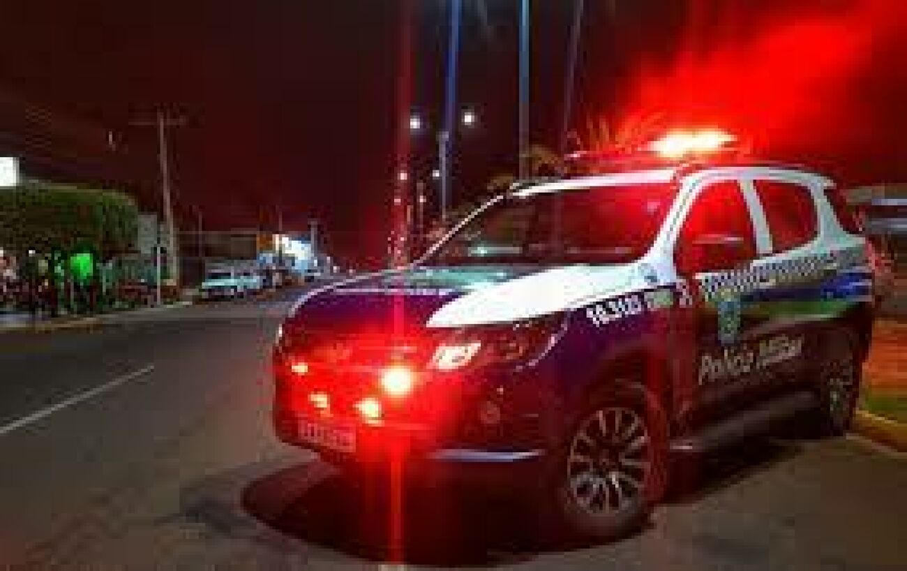 Ilustração da notícia Com faca em punho, homem invade casa da ex e ameaça atual namorado em Costa Rica da MS Todo dia